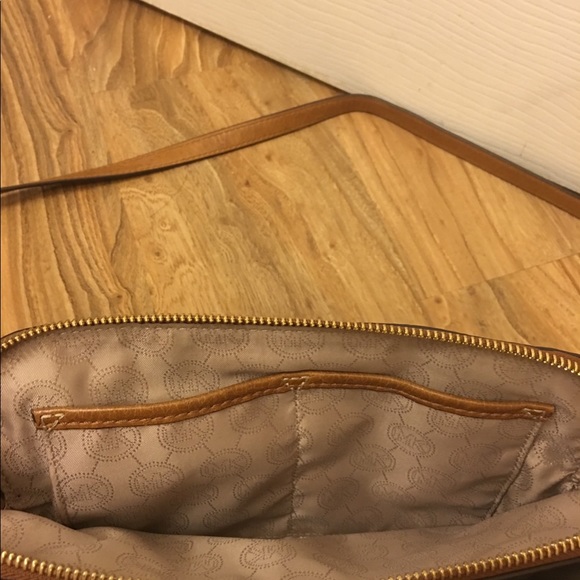 Michael Kors Crossbody Bag - Picture 3 of 4